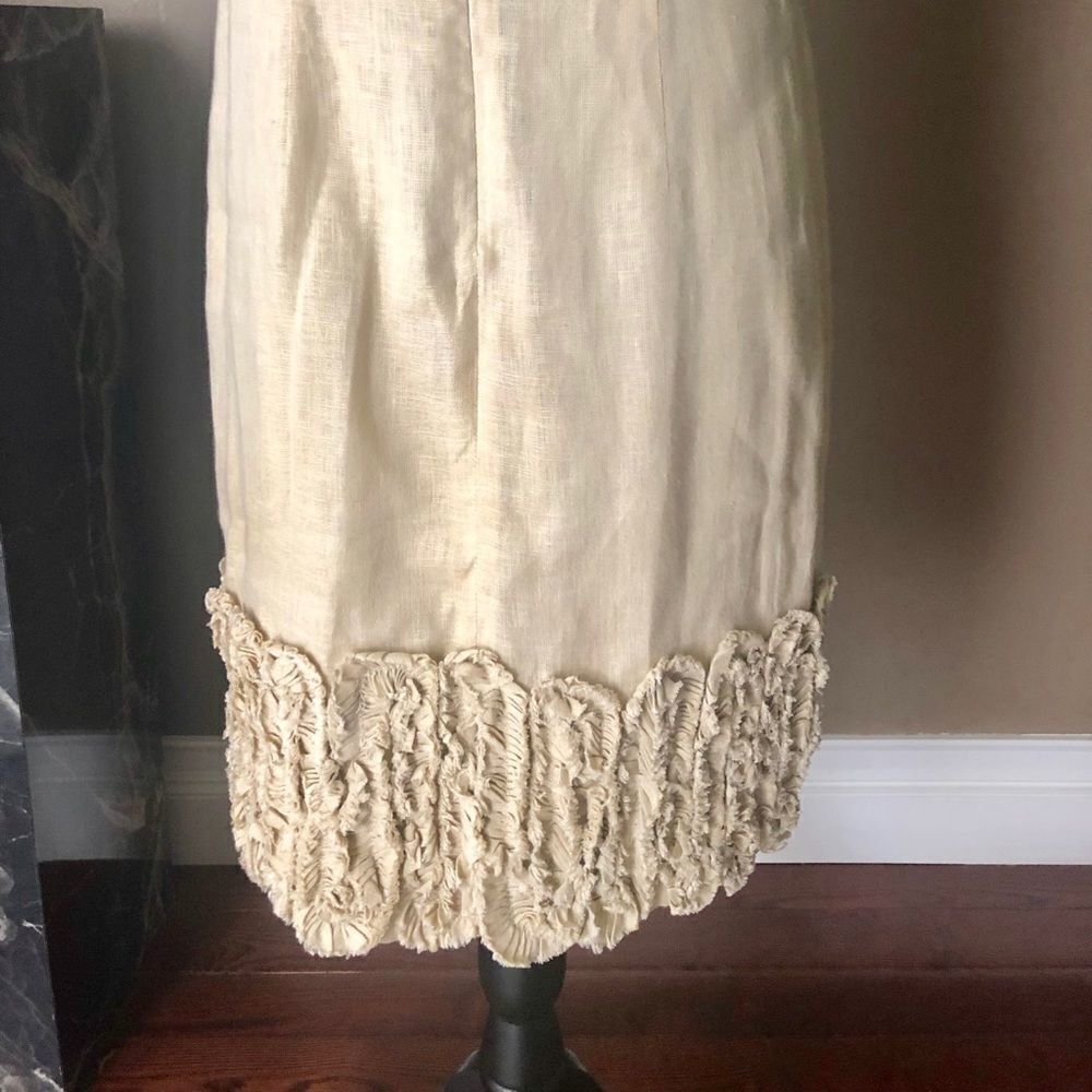 Taylor Linen Dress With Ruffle Design - Picture 7 of 8